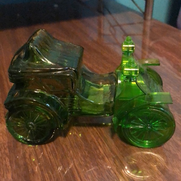 Vintage Avon After shave decanter. Still full. - Picture 6 of 8